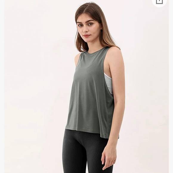 ODODOS 3 pack work out tank top THIS ITEM IS SOLD. Unable to remove listing - Picture 6 of 10